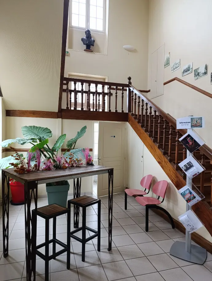 Mon accueil, à la mairie de Neuvy le Roi